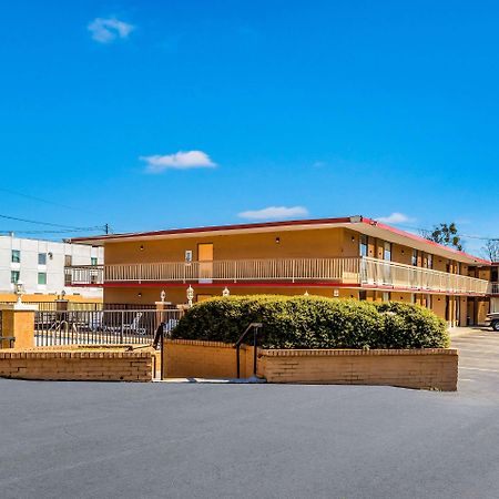 Econo Lodge Inn & Suites Μαίηκον Εξωτερικό φωτογραφία