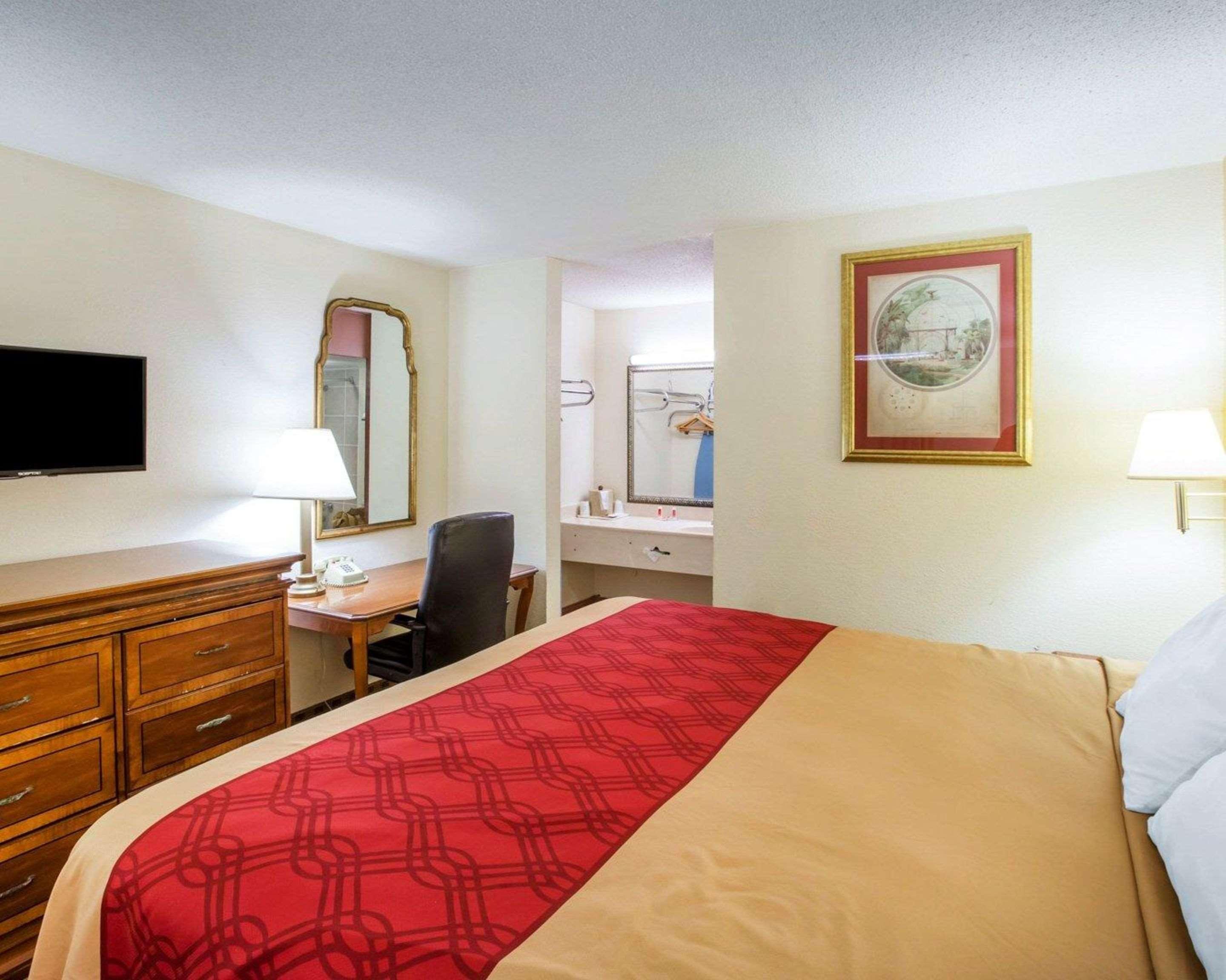 Econo Lodge Inn & Suites Μαίηκον Εξωτερικό φωτογραφία