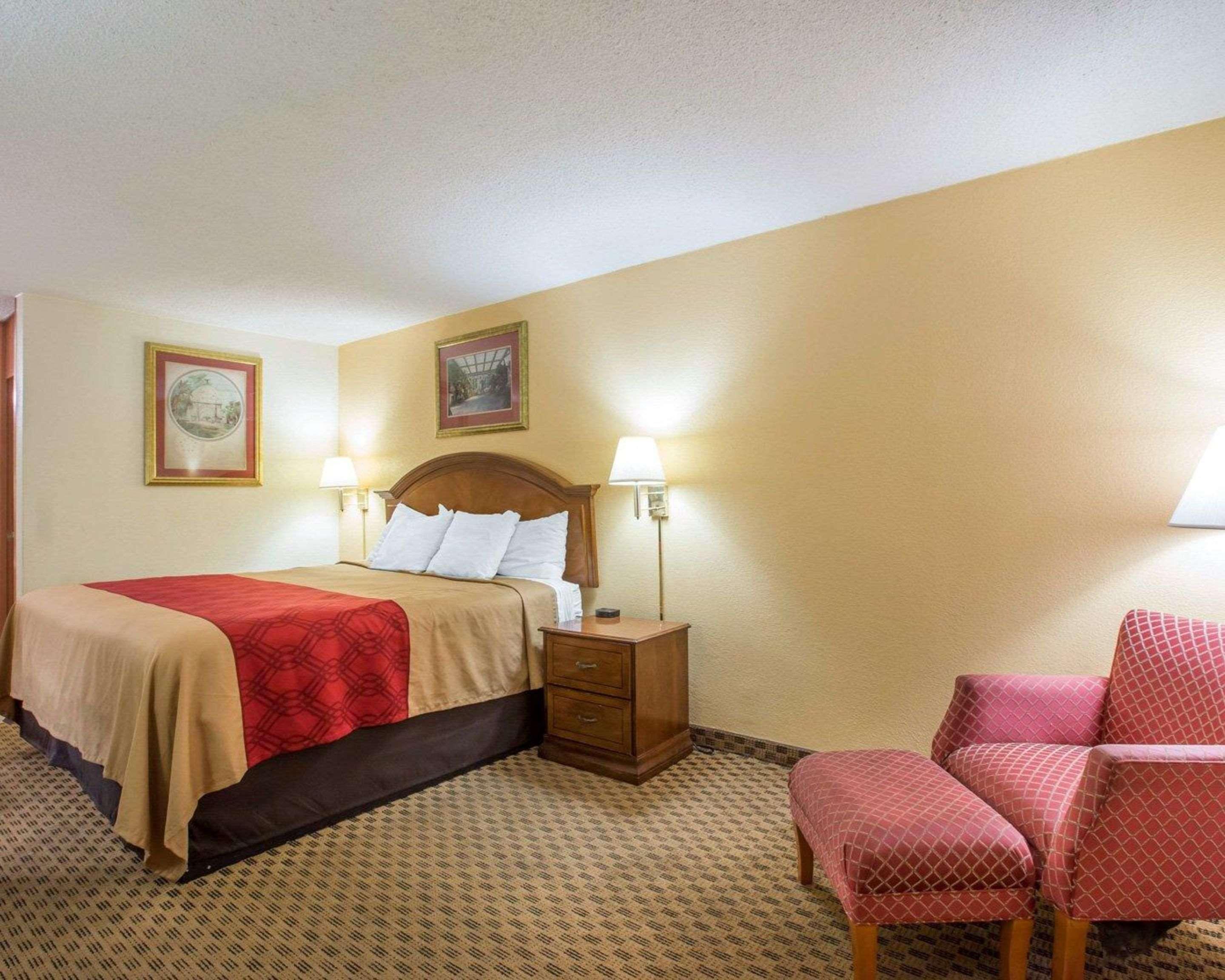 Econo Lodge Inn & Suites Μαίηκον Εξωτερικό φωτογραφία