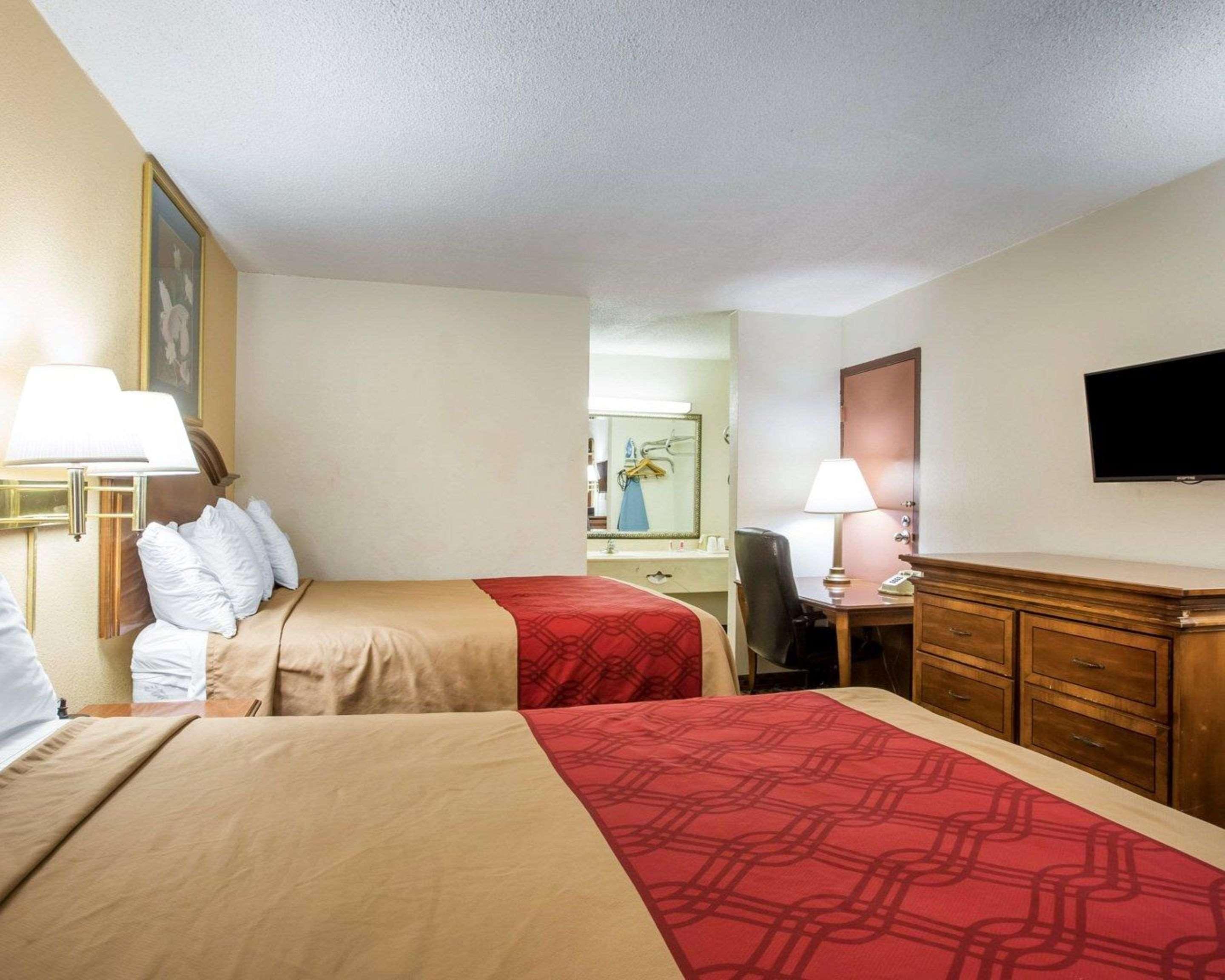 Econo Lodge Inn & Suites Μαίηκον Εξωτερικό φωτογραφία