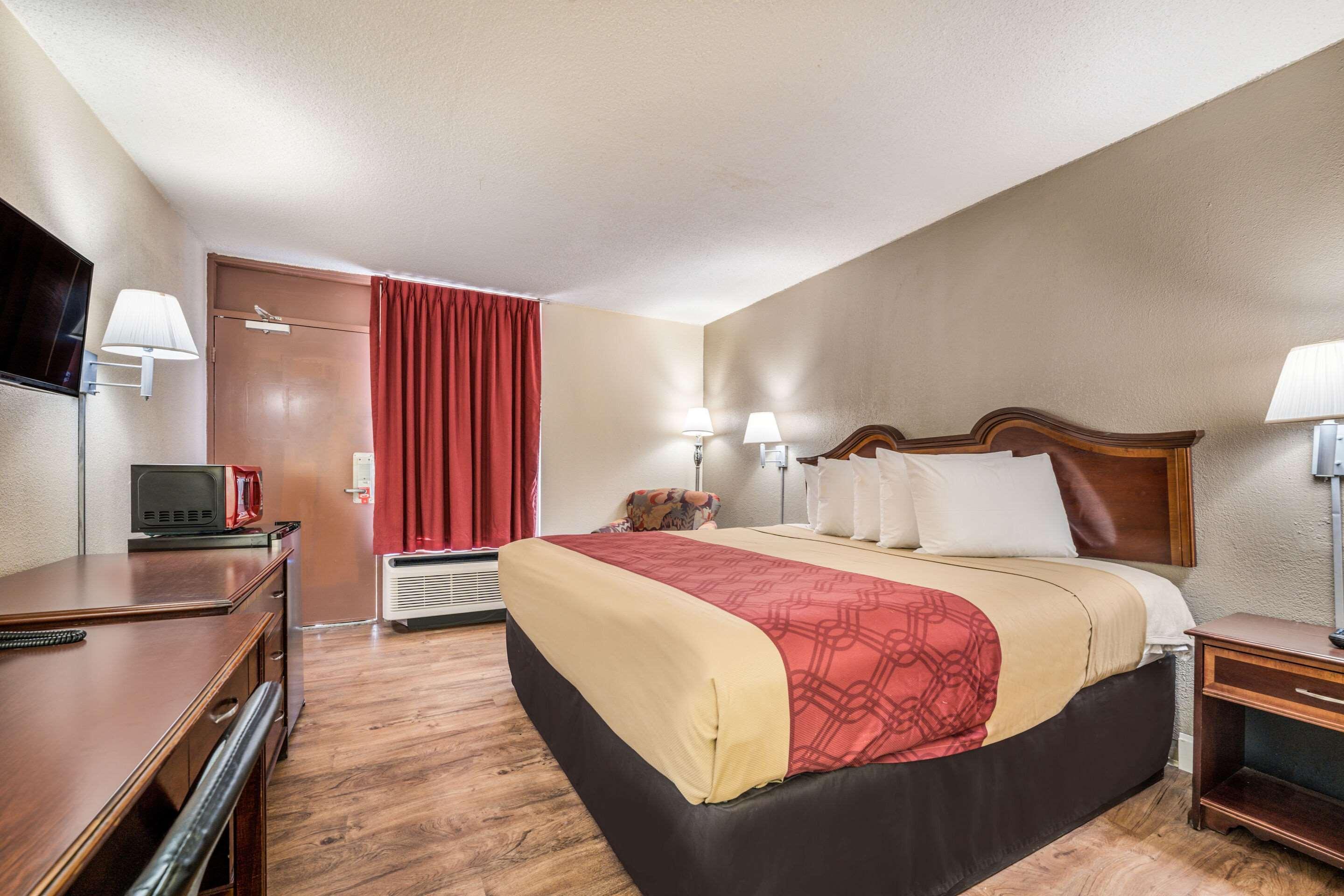 Econo Lodge Inn & Suites Μαίηκον Εξωτερικό φωτογραφία