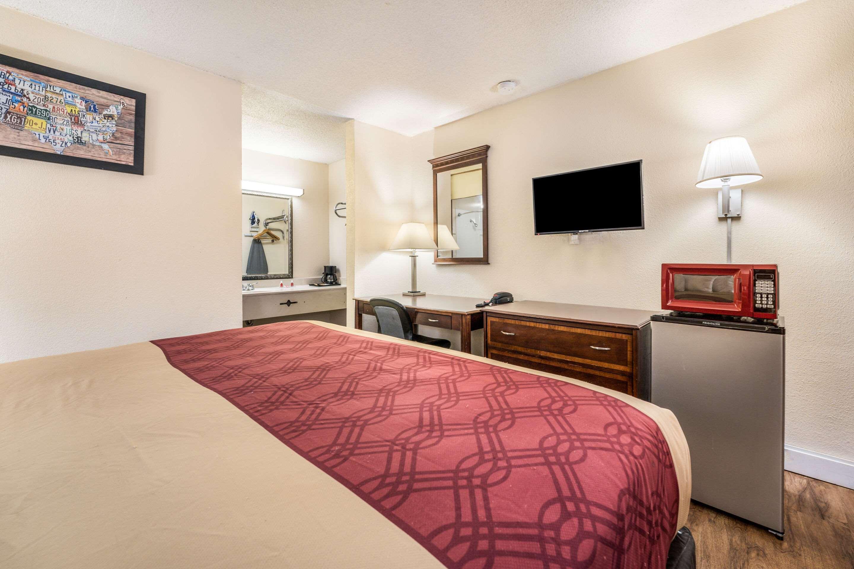 Econo Lodge Inn & Suites Μαίηκον Εξωτερικό φωτογραφία