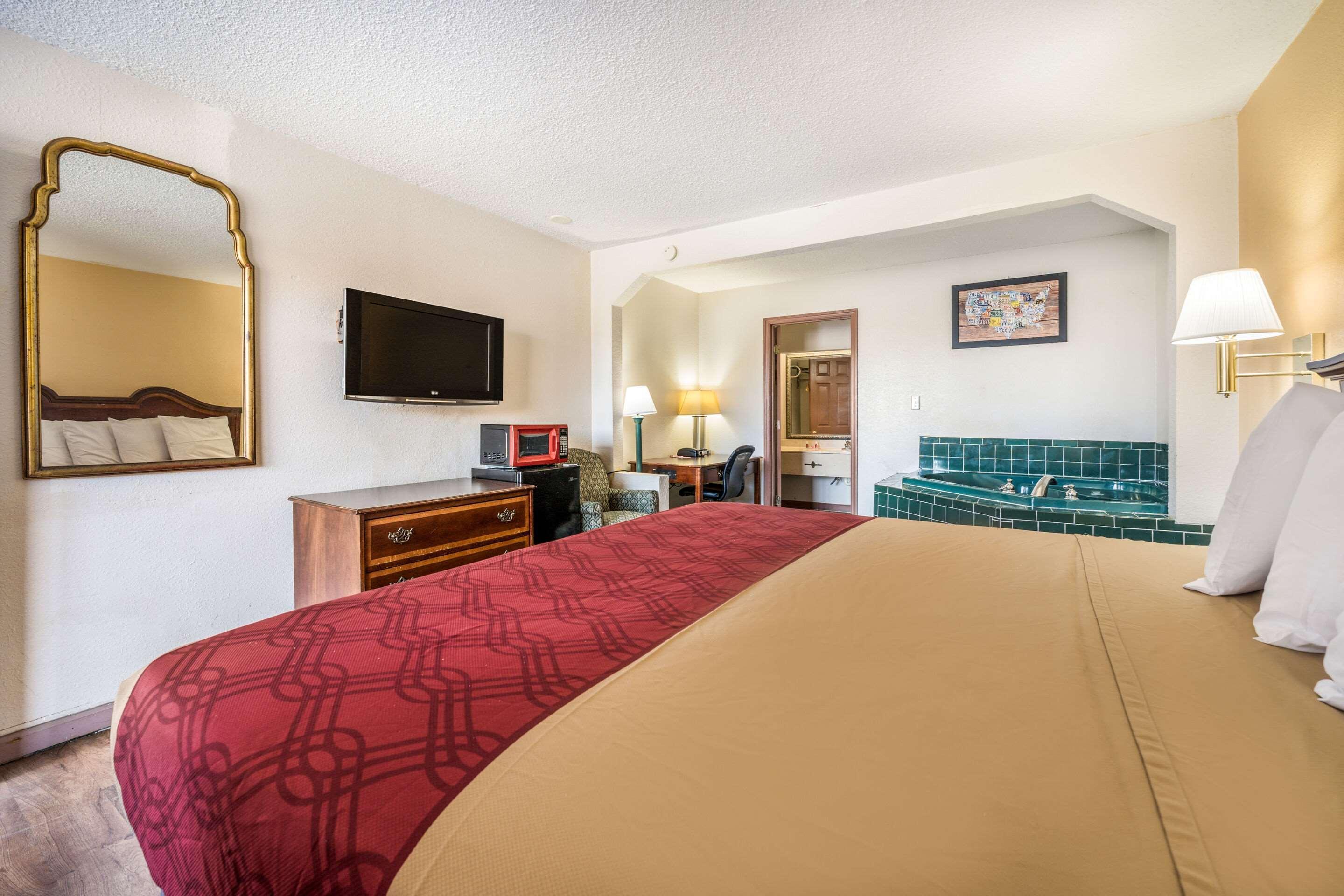 Econo Lodge Inn & Suites Μαίηκον Εξωτερικό φωτογραφία