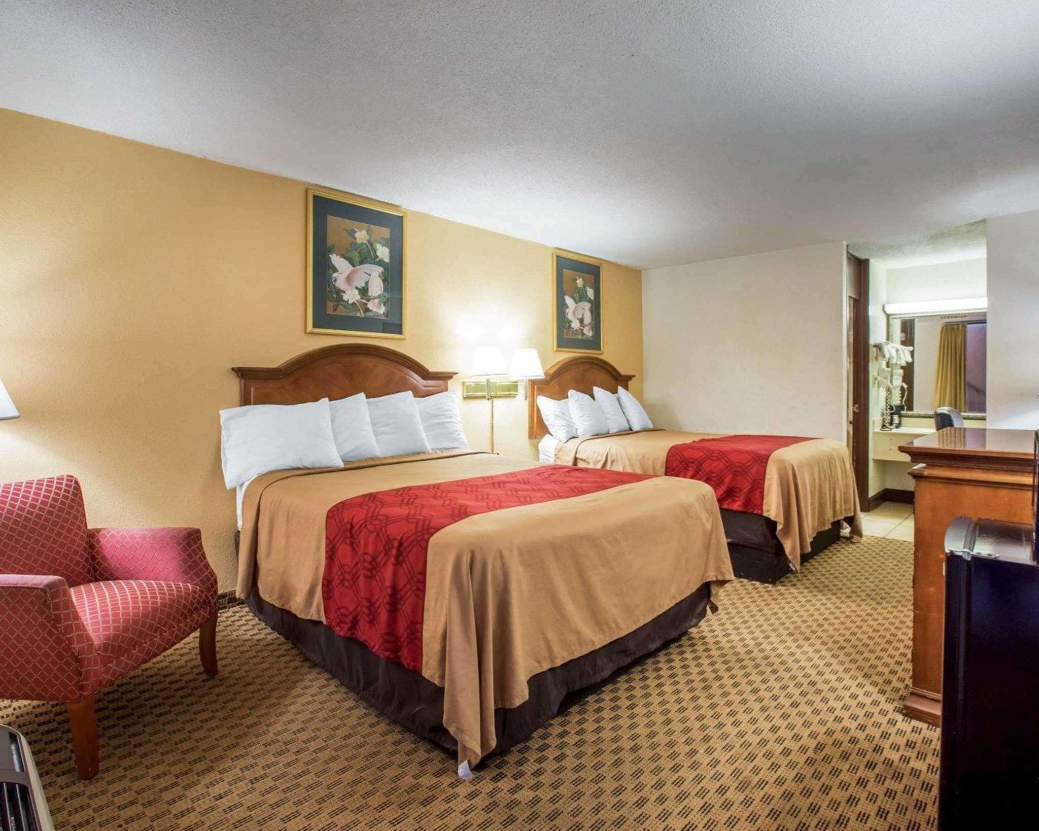 Econo Lodge Inn & Suites Μαίηκον Εξωτερικό φωτογραφία