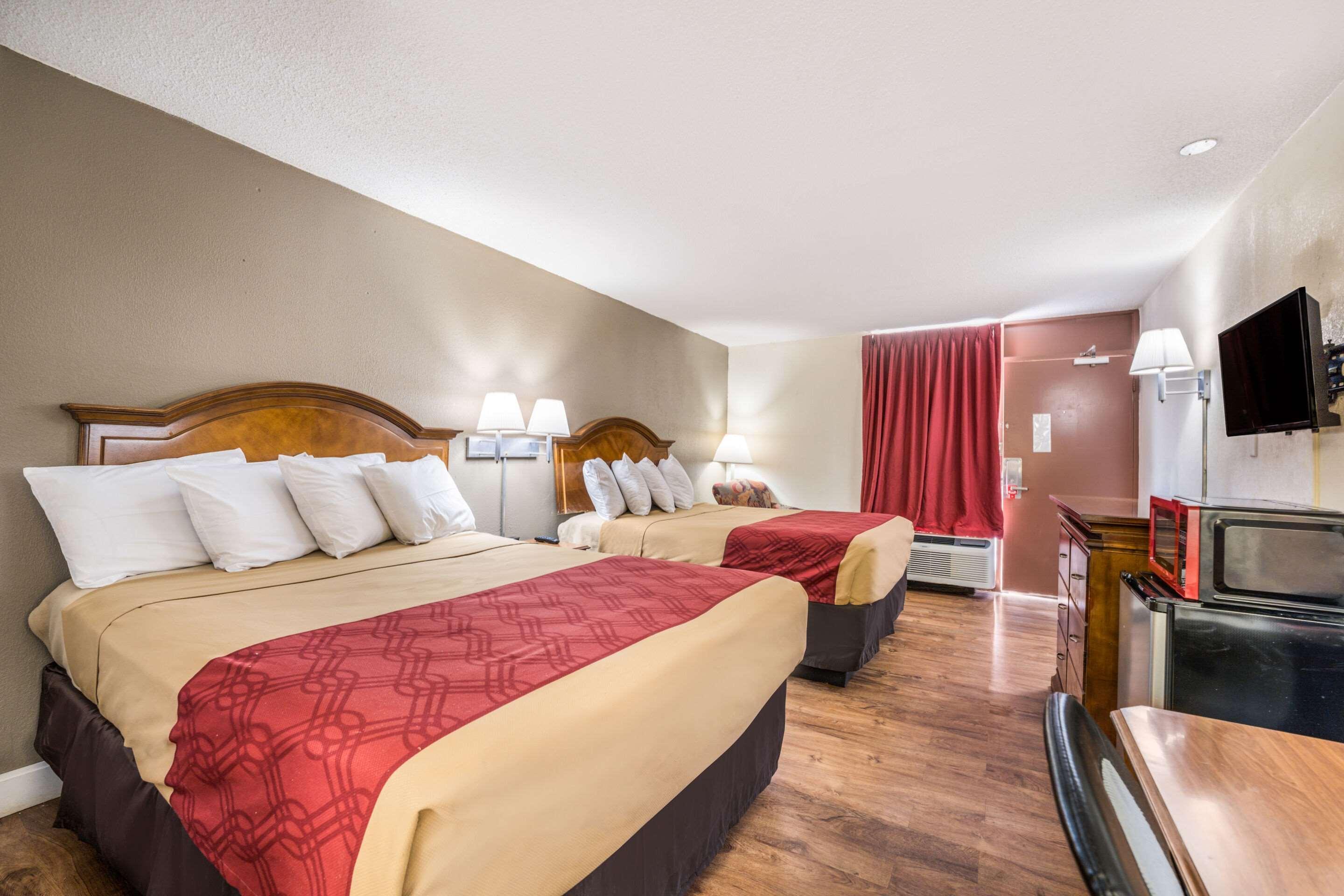 Econo Lodge Inn & Suites Μαίηκον Εξωτερικό φωτογραφία